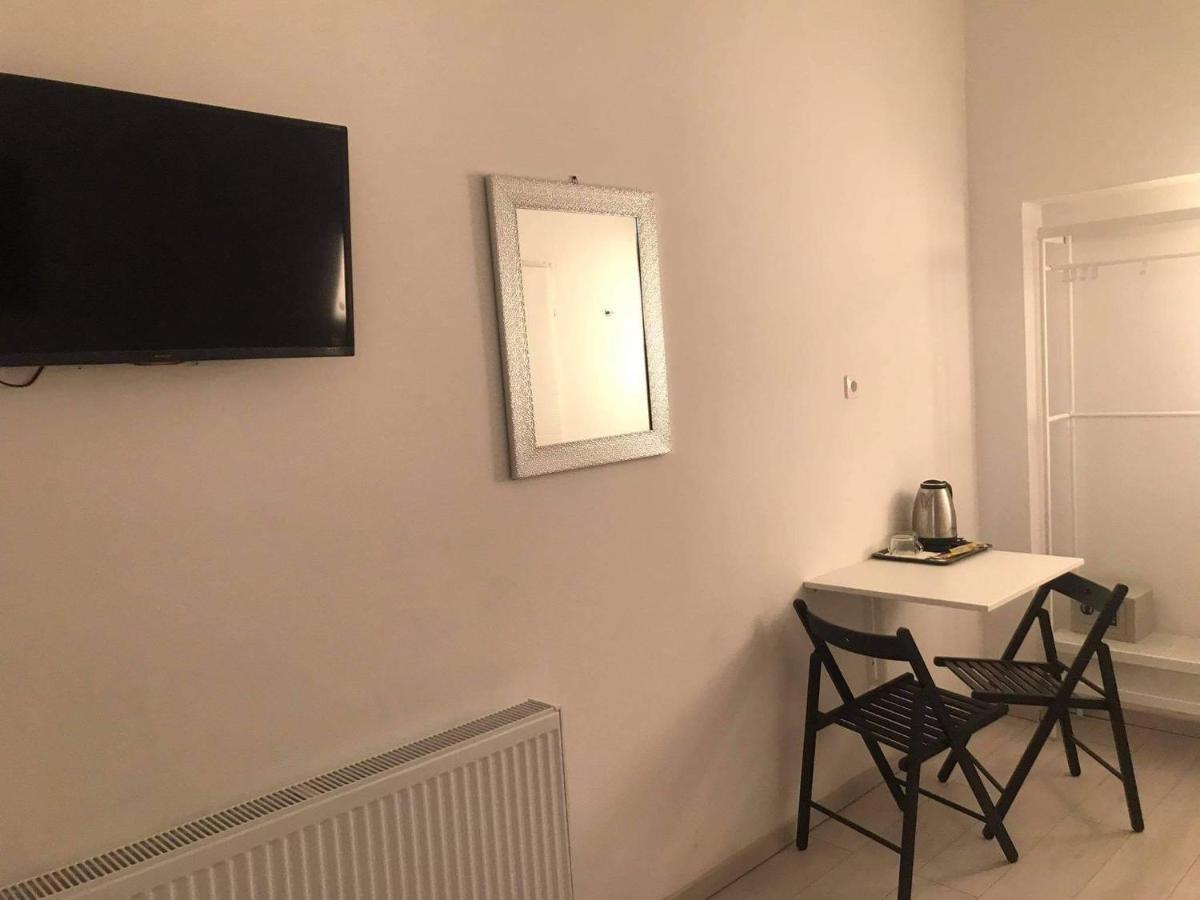 Y Panzio Bed & Breakfast Балатонлеле Екстериор снимка