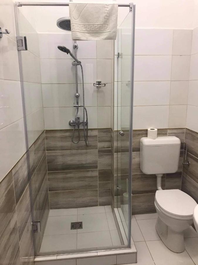 Y Panzio Bed & Breakfast Балатонлеле Екстериор снимка