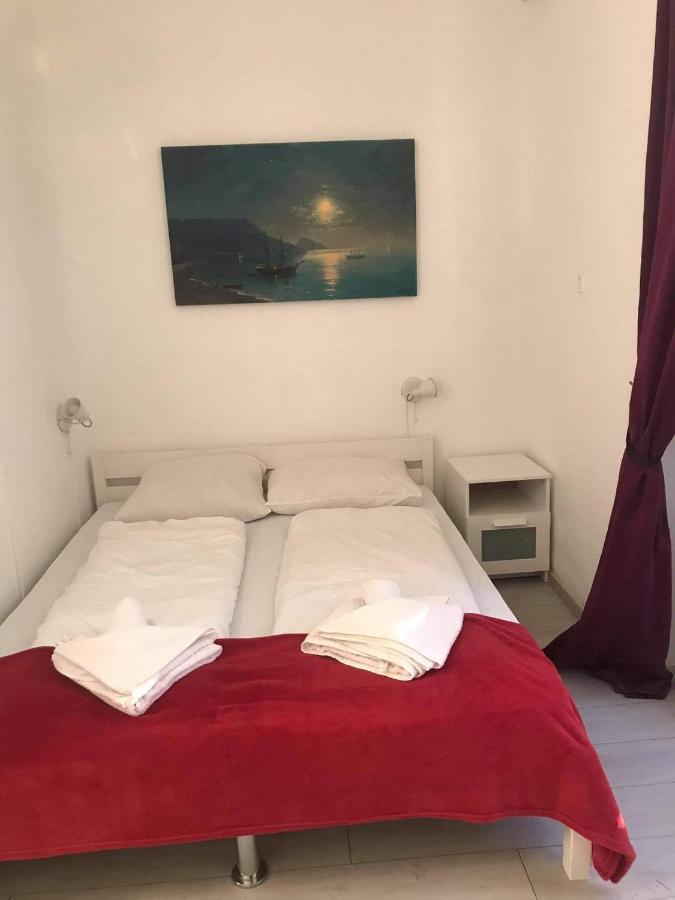 Y Panzio Bed & Breakfast Балатонлеле Екстериор снимка