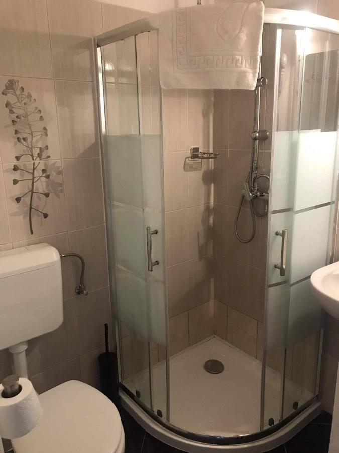 Y Panzio Bed & Breakfast Балатонлеле Екстериор снимка